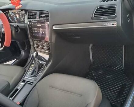 Красный Фольксваген e-Golf, объемом двигателя 0 л и пробегом 160 тыс. км за 11600 $, фото 23 на Automoto.ua