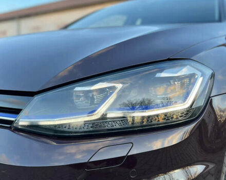 Красный Фольксваген e-Golf, объемом двигателя 0 л и пробегом 183 тыс. км за 11300 $, фото 9 на Automoto.ua