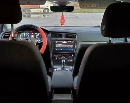 Красный Фольксваген e-Golf, объемом двигателя 0 л и пробегом 160 тыс. км за 11600 $, фото 20 на Automoto.ua