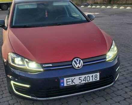 Красный Фольксваген e-Golf, объемом двигателя 0 л и пробегом 160 тыс. км за 11600 $, фото 4 на Automoto.ua