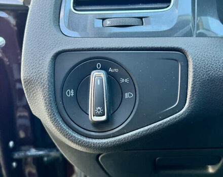 Красный Фольксваген e-Golf, объемом двигателя 0 л и пробегом 183 тыс. км за 11300 $, фото 16 на Automoto.ua