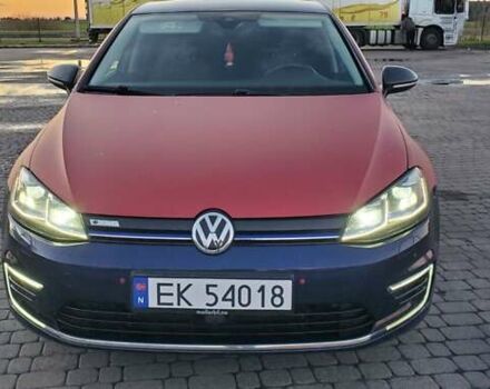 Красный Фольксваген e-Golf, объемом двигателя 0 л и пробегом 160 тыс. км за 11600 $, фото 3 на Automoto.ua