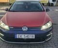 Красный Фольксваген e-Golf, объемом двигателя 0 л и пробегом 160 тыс. км за 11600 $, фото 3 на Automoto.ua
