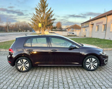 Красный Фольксваген e-Golf, объемом двигателя 0 л и пробегом 183 тыс. км за 11300 $, фото 4 на Automoto.ua