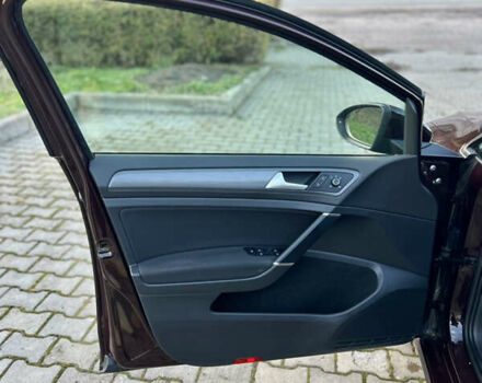 Красный Фольксваген e-Golf, объемом двигателя 0 л и пробегом 183 тыс. км за 11300 $, фото 10 на Automoto.ua