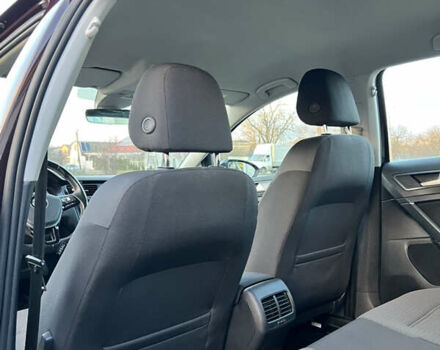 Красный Фольксваген e-Golf, объемом двигателя 0 л и пробегом 183 тыс. км за 11300 $, фото 14 на Automoto.ua