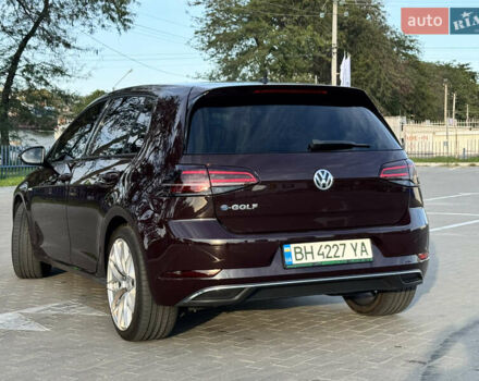 Красный Фольксваген e-Golf, объемом двигателя 0 л и пробегом 70 тыс. км за 18500 $, фото 5 на Automoto.ua