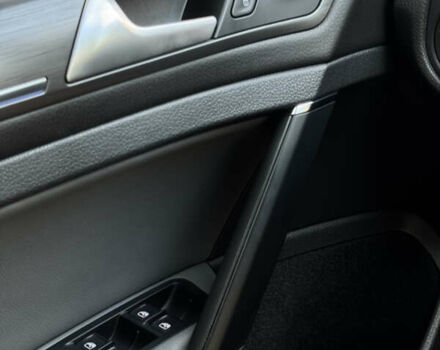 Красный Фольксваген e-Golf, объемом двигателя 0 л и пробегом 70 тыс. км за 18500 $, фото 13 на Automoto.ua