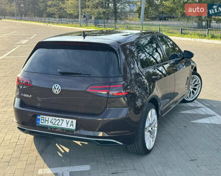 Красный Фольксваген e-Golf, объемом двигателя 0 л и пробегом 70 тыс. км за 18500 $, фото 6 на Automoto.ua