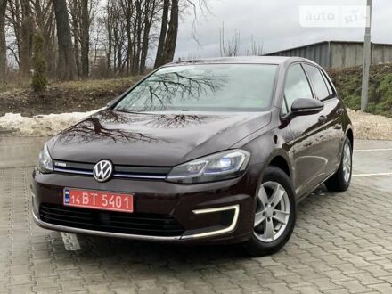 Красный Фольксваген e-Golf, объемом двигателя 0 л и пробегом 163 тыс. км за 14300 $, фото 1 на Automoto.ua