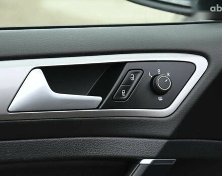 Фольксваген e-Golf, объемом двигателя 4.25 л и пробегом 112 тыс. км за 10350 $, фото 14 на Automoto.ua