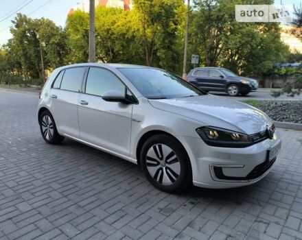 Фольксваген e-Golf, объемом двигателя 0 л и пробегом 96 тыс. км за 10100 $, фото 8 на Automoto.ua