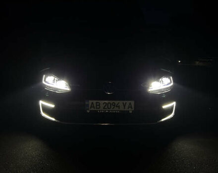 Фольксваген e-Golf, объемом двигателя 0 л и пробегом 90 тыс. км за 13999 $, фото 57 на Automoto.ua