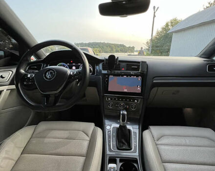 Фольксваген e-Golf, объемом двигателя 0 л и пробегом 90 тыс. км за 13999 $, фото 25 на Automoto.ua