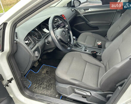 Фольксваген e-Golf, объемом двигателя 0 л и пробегом 98 тыс. км за 13000 $, фото 11 на Automoto.ua