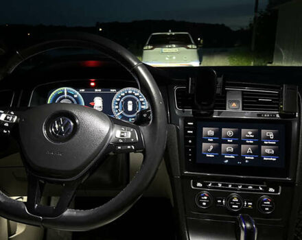 Фольксваген e-Golf, объемом двигателя 0 л и пробегом 90 тыс. км за 13999 $, фото 67 на Automoto.ua