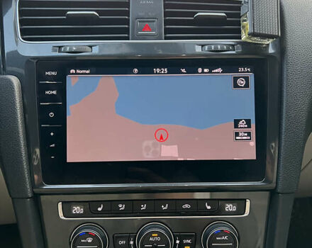 Фольксваген e-Golf, объемом двигателя 0 л и пробегом 90 тыс. км за 13999 $, фото 32 на Automoto.ua