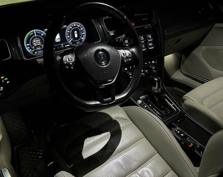 Фольксваген e-Golf, объемом двигателя 0 л и пробегом 90 тыс. км за 13999 $, фото 69 на Automoto.ua