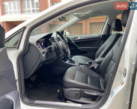 Фольксваген e-Golf, объемом двигателя 0 л и пробегом 31 тыс. км за 15650 $, фото 16 на Automoto.ua