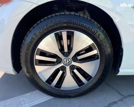 Фольксваген e-Golf, объемом двигателя 0 л и пробегом 124 тыс. км за 13400 $, фото 14 на Automoto.ua