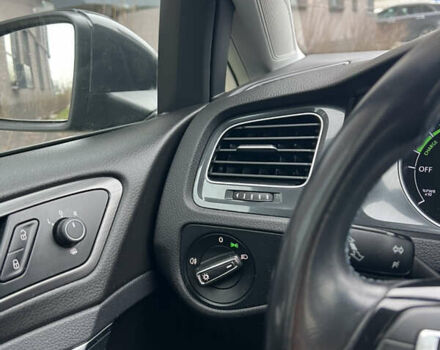 Фольксваген e-Golf, объемом двигателя 0 л и пробегом 49 тыс. км за 14600 $, фото 23 на Automoto.ua