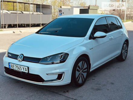 Фольксваген e-Golf, об'ємом двигуна 0 л та пробігом 135 тис. км за 10999 $, фото 1 на Automoto.ua