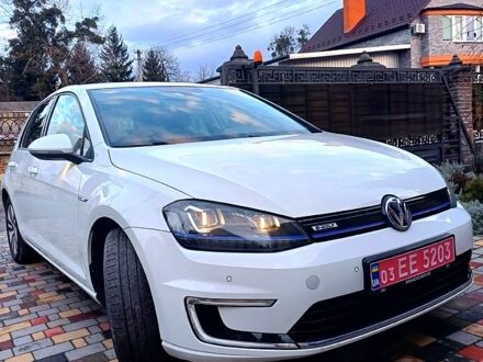 Фольксваген e-Golf, объемом двигателя 0 л и пробегом 65 тыс. км за 12200 $, фото 1 на Automoto.ua