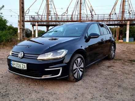 Фольксваген e-Golf, объемом двигателя 0 л и пробегом 97 тыс. км за 18299 $, фото 1 на Automoto.ua