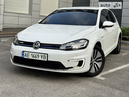 Фольксваген e-Golf, объемом двигателя 0 л и пробегом 69 тыс. км за 15999 $, фото 1 на Automoto.ua