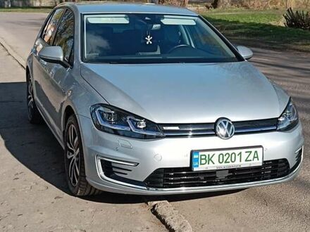 Фольксваген e-Golf 2019 у Дубно на Automoto.ua Фольксваген e-Golf, об'ємом двигуна 0 л та пробігом 91 тис. км за 15700 $, фото 1 на Automoto.ua