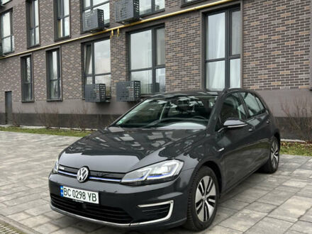 Фольксваген e-Golf, объемом двигателя 0 л и пробегом 49 тыс. км за 14600 $, фото 1 на Automoto.ua