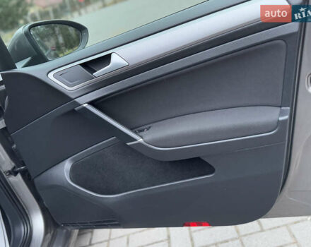 Серый Фольксваген e-Golf, объемом двигателя 0 л и пробегом 76 тыс. км за 8500 $, фото 50 на Automoto.ua