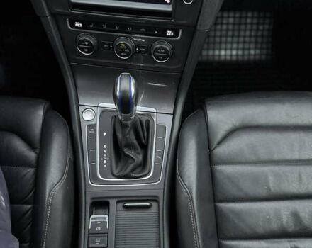 Серый Фольксваген e-Golf, объемом двигателя 0 л и пробегом 163 тыс. км за 8600 $, фото 9 на Automoto.ua