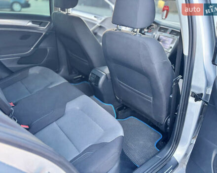 Серый Фольксваген e-Golf, объемом двигателя 0 л и пробегом 162 тыс. км за 8499 $, фото 56 на Automoto.ua