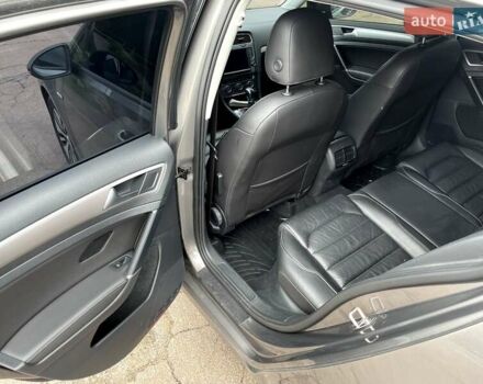 Серый Фольксваген e-Golf, объемом двигателя 0 л и пробегом 122 тыс. км за 10000 $, фото 32 на Automoto.ua