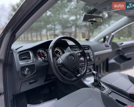 Серый Фольксваген e-Golf, объемом двигателя 0 л и пробегом 76 тыс. км за 8500 $, фото 33 на Automoto.ua