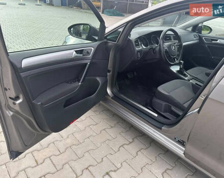 Серый Фольксваген e-Golf, объемом двигателя 0 л и пробегом 98 тыс. км за 8550 $, фото 3 на Automoto.ua