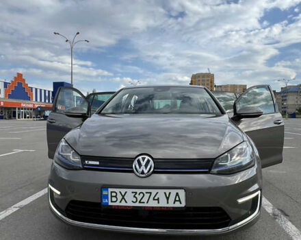 Серый Фольксваген e-Golf, объемом двигателя 0 л и пробегом 118 тыс. км за 7950 $, фото 5 на Automoto.ua