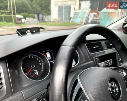 Серый Фольксваген e-Golf, объемом двигателя 0 л и пробегом 122 тыс. км за 10000 $, фото 12 на Automoto.ua