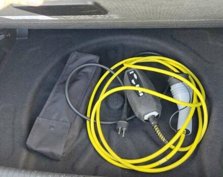 Серый Фольксваген e-Golf, объемом двигателя 0 л и пробегом 80 тыс. км за 9000 $, фото 8 на Automoto.ua