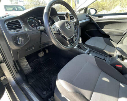 Серый Фольксваген e-Golf, объемом двигателя 0 л и пробегом 104 тыс. км за 9500 $, фото 10 на Automoto.ua