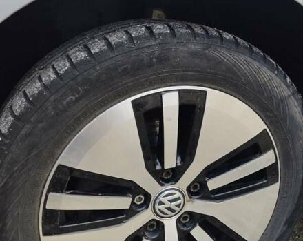 Серый Фольксваген e-Golf, объемом двигателя 0 л и пробегом 130 тыс. км за 8800 $, фото 10 на Automoto.ua
