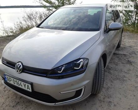 Серый Фольксваген e-Golf, объемом двигателя 0 л и пробегом 127 тыс. км за 14300 $, фото 7 на Automoto.ua