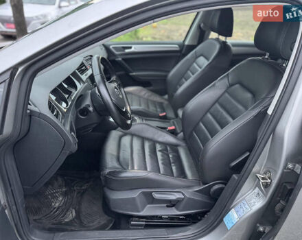 Серый Фольксваген e-Golf, объемом двигателя 0 л и пробегом 163 тыс. км за 8600 $, фото 6 на Automoto.ua