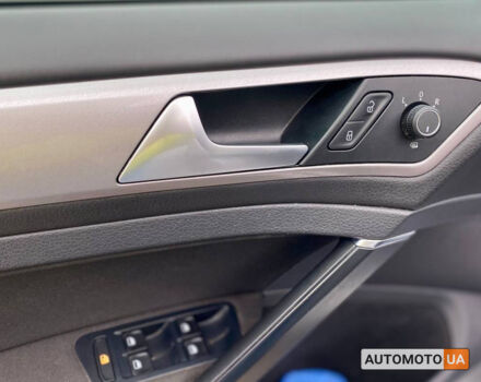 Серый Фольксваген e-Golf, объемом двигателя 24 л и пробегом 97 тыс. км за 14500 $, фото 9 на Automoto.ua