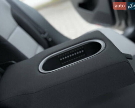 Серый Фольксваген e-Golf, объемом двигателя 0 л и пробегом 76 тыс. км за 8500 $, фото 62 на Automoto.ua