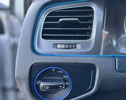 Серый Фольксваген e-Golf, объемом двигателя 0 л и пробегом 162 тыс. км за 8499 $, фото 47 на Automoto.ua