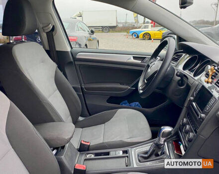 Серый Фольксваген e-Golf, объемом двигателя 24 л и пробегом 97 тыс. км за 14500 $, фото 26 на Automoto.ua