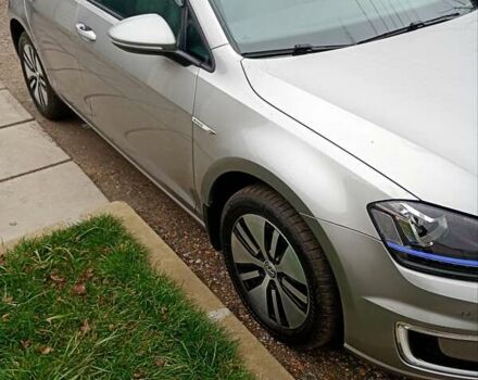 Серый Фольксваген e-Golf, объемом двигателя 0 л и пробегом 130 тыс. км за 9600 $, фото 6 на Automoto.ua