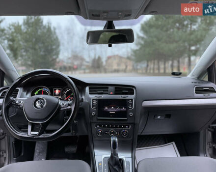 Серый Фольксваген e-Golf, объемом двигателя 0 л и пробегом 76 тыс. км за 8500 $, фото 32 на Automoto.ua